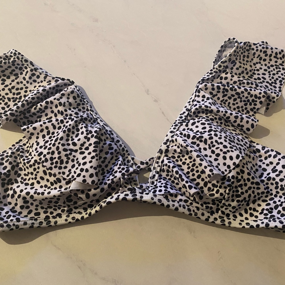 Shein bra with ruffles